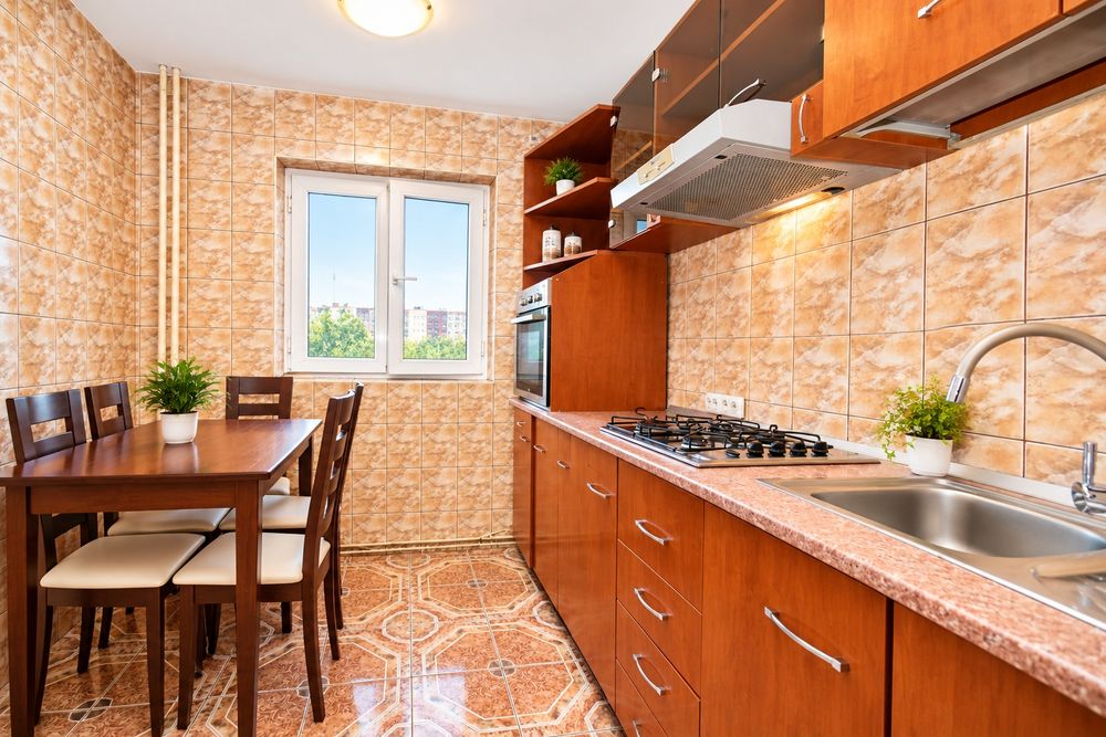 Apartament 3 camere, centrala termica,  etaj 3 , proprietar