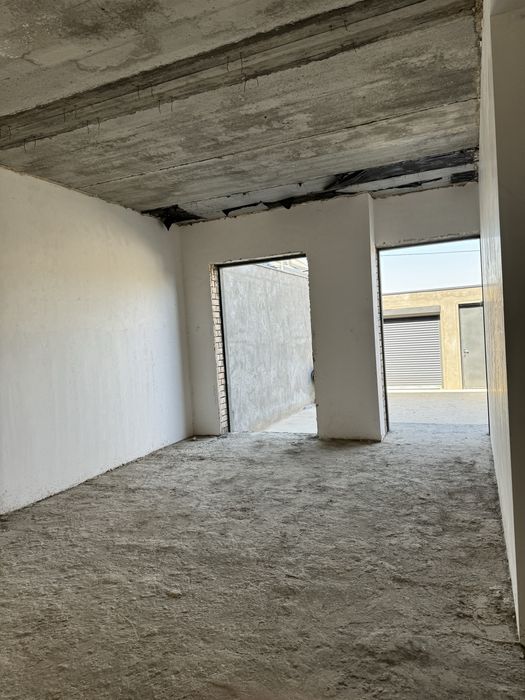 Uy sotiladi karopka hi tech