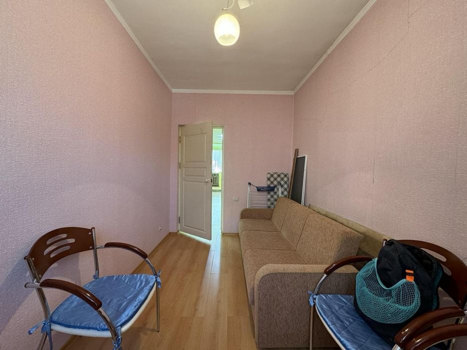 Продам 3/2/4 на Метро Космонавты!