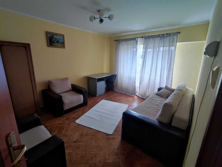Închiriez  ap 2 cam. Str București,  dec. 50 mp, balcon, fără  agenții