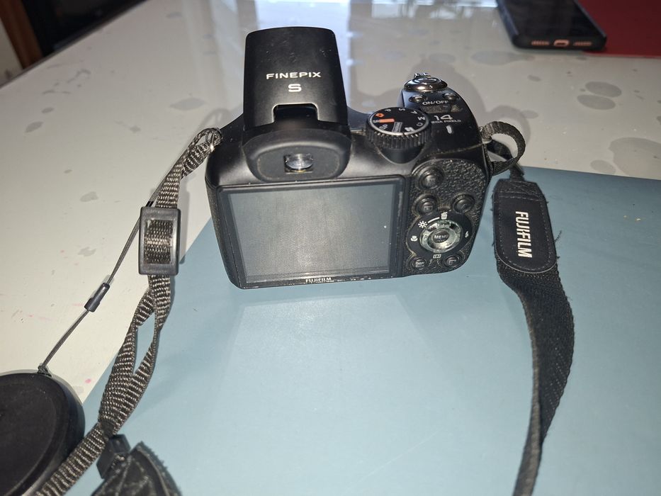 Fujifilm FinePix S2950, defect, pentru piese sau decor
