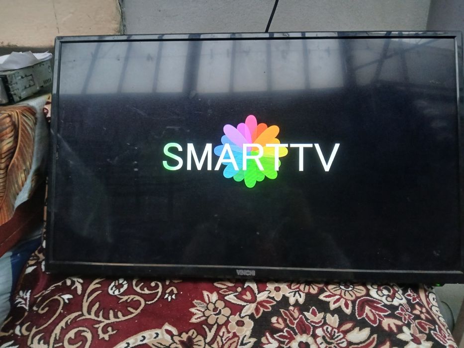 Vând televizor pentru piese