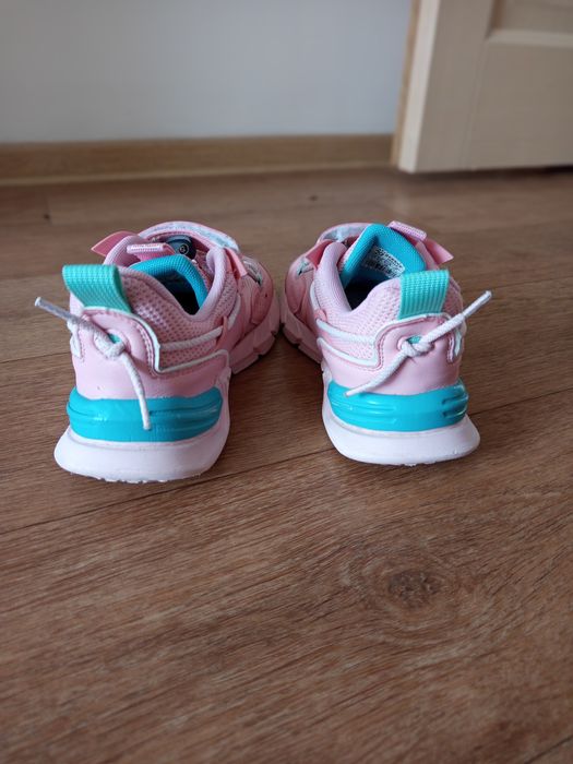 Кроссовки, обувь на девочку, розмер. 36-37