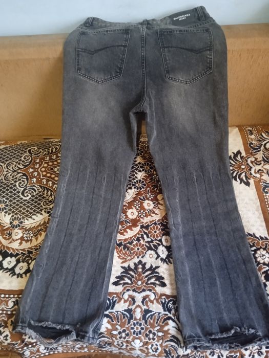 Продам джинсы мужские