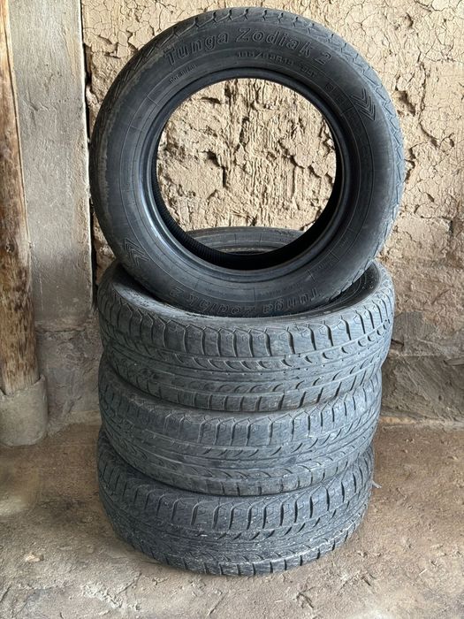 Шины R15 отличном состоянии
