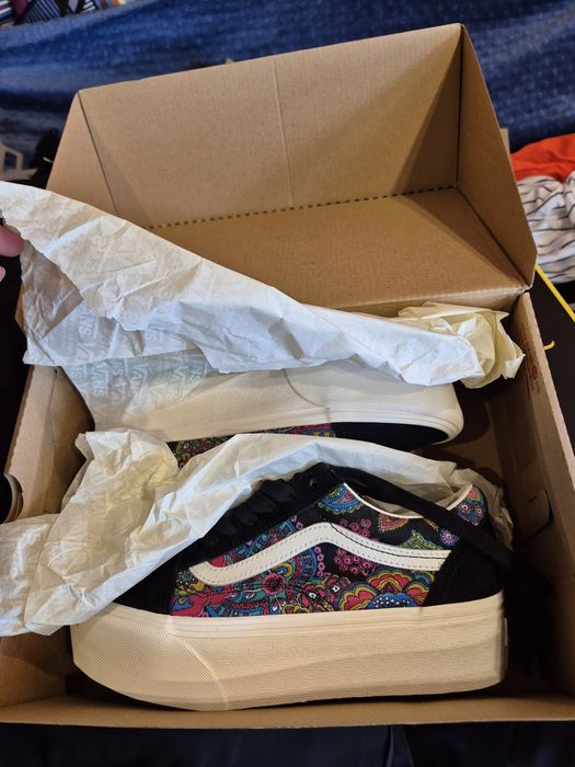 Teniși Vans cu platforma