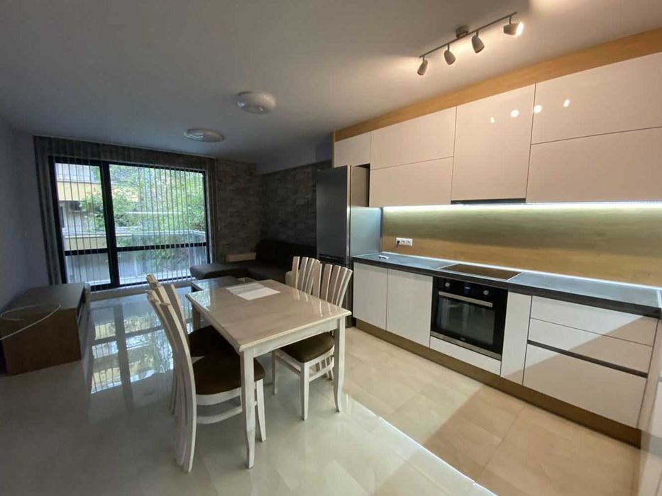 Дава се под наем Тристаен апартамент в Варна, Лятно кино Тракия - 100 кв.м за 598.23 € - Снимка #3