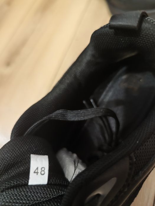 Продам стильные кросовки 48 размера