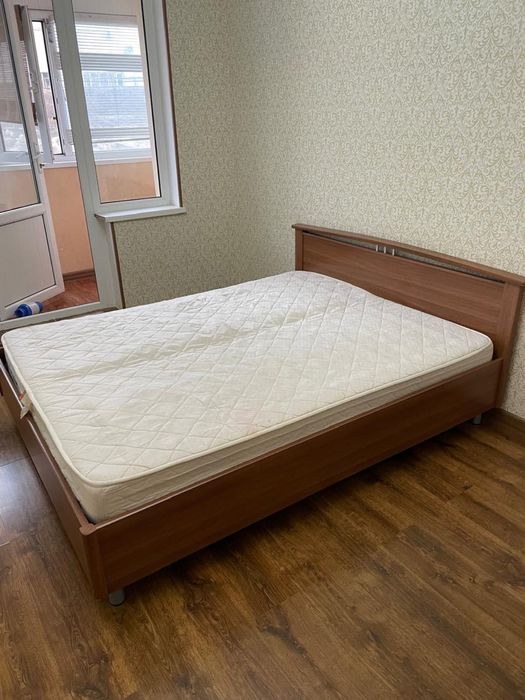 Продам кровать двуспальную