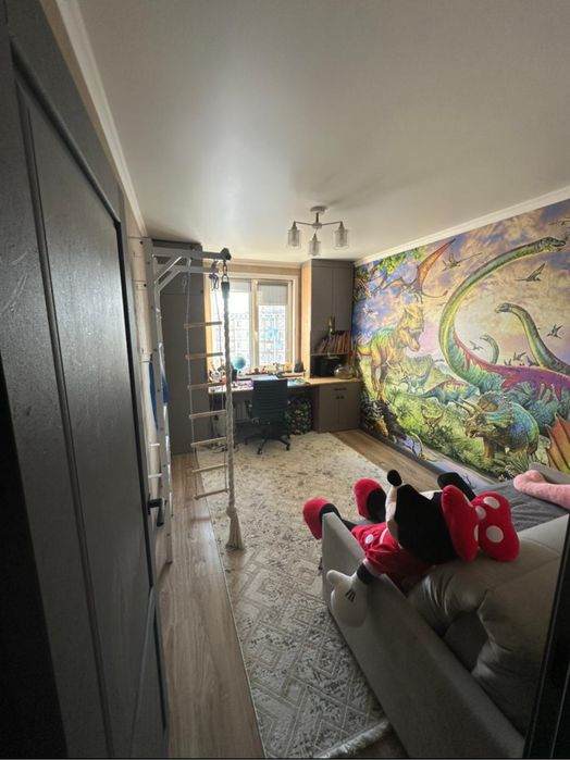 Прдается 4х комнатная