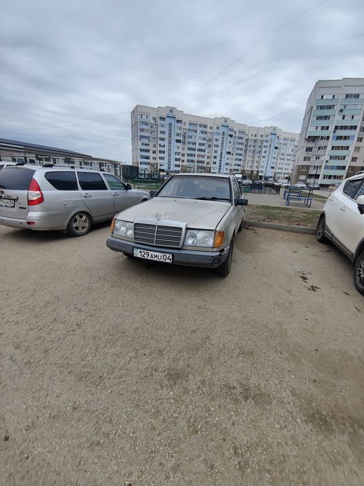 Продам машину Мерседес 124