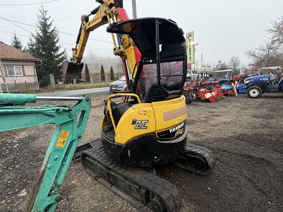 Excavator, miniexcavator yanmar B2-5