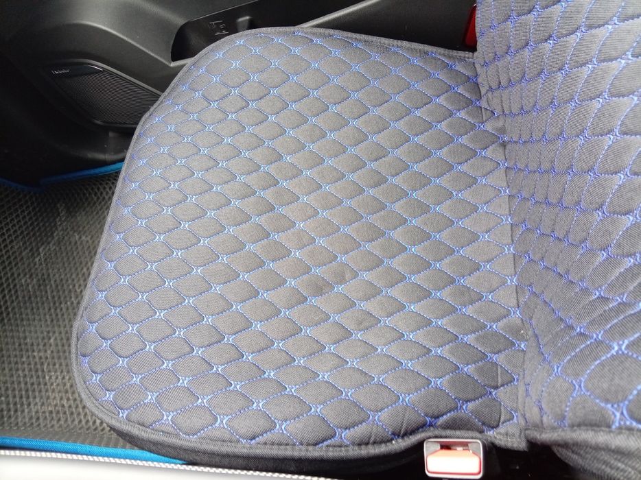 Продам чехол на автомобиль