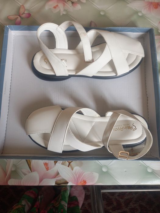 Продаются новые женские летние босоножки.