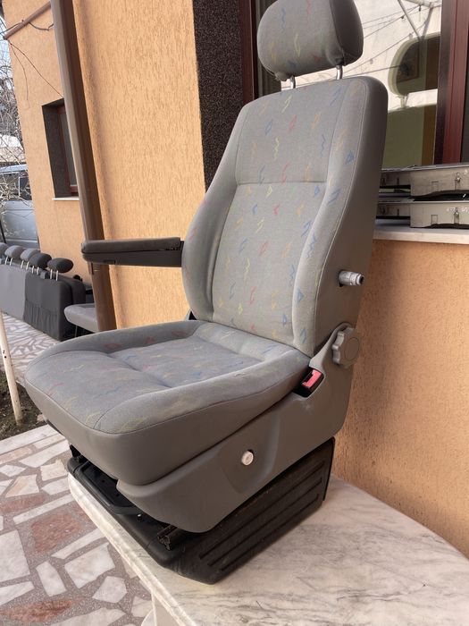 Scaun poasager individual VW Caravelle pret 750 lei