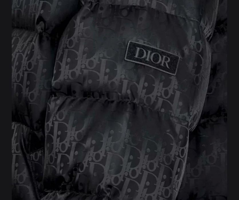 Куртка диор в новом состоянии