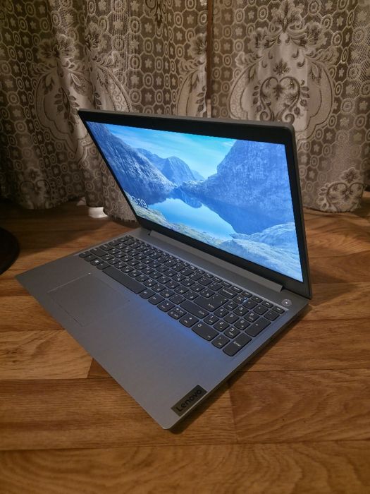 "Lenovo" ноутбук
