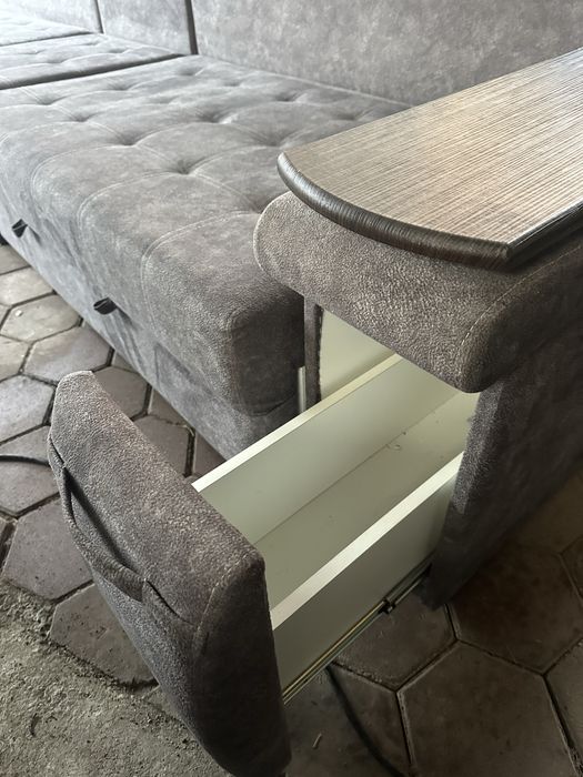 Диван большой прямой