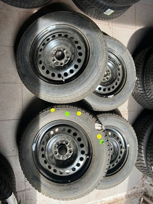 vând set jante tablă noi Mitsubishi ASX pe 16” cu anvelope noi de iarnă