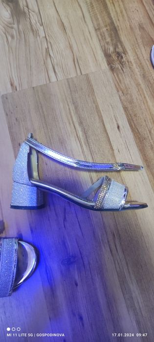 Детски официални сандали