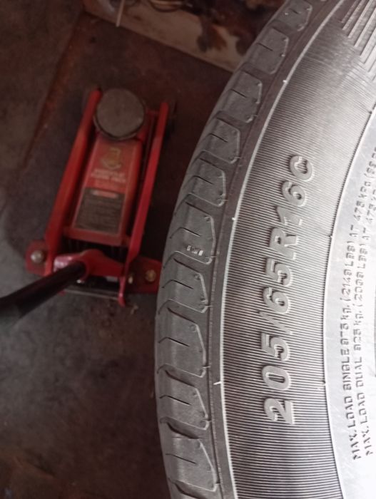 Продаются 4 баллона летних