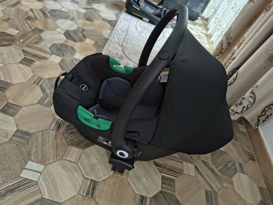 Se vinde scoica cu bază în stare foarte buna.