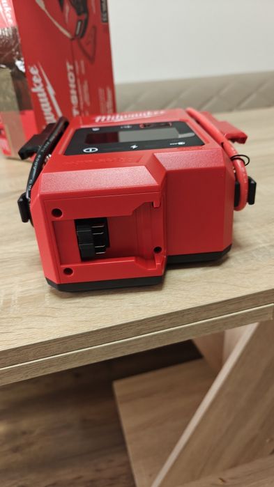 Robot pornire milwaukee m18