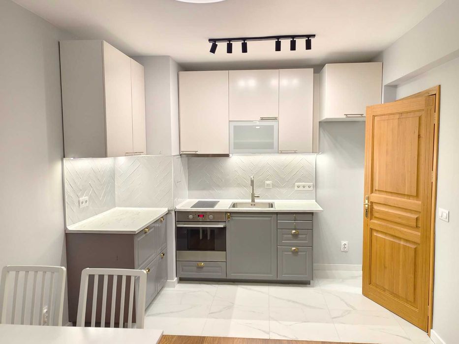 Дава се под наем Двустаен апартамент в София, Център - 70 кв.м за 600 € - Снимка #2