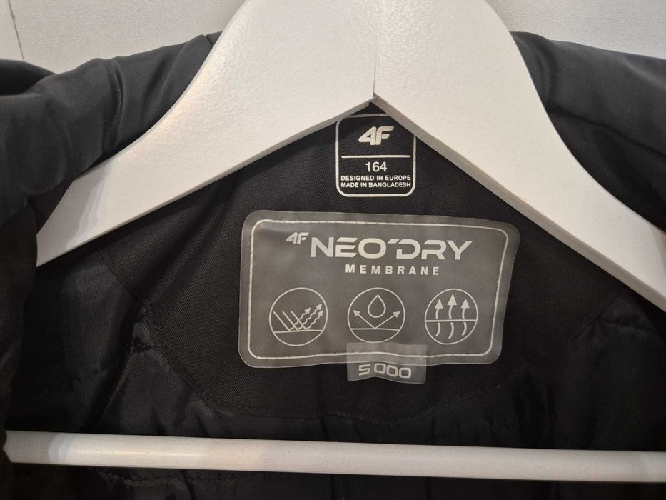 Geaca de ski 4F marimea 164 impermeabilitate 5000, stare foarte bună