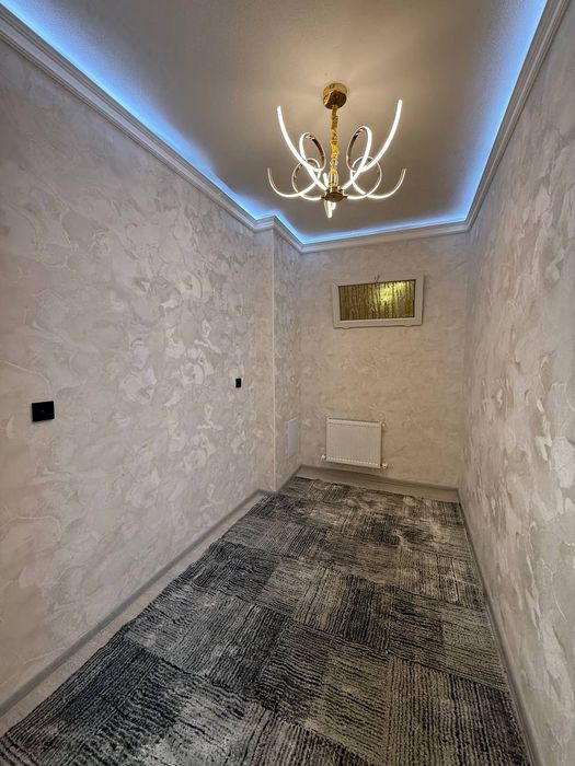 Продаётся квартира 
Срочно продается 
4 х (3 х переделанно 4 х) комнат