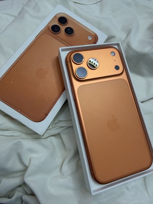 Продам iPhone 17 Pro Max Orange