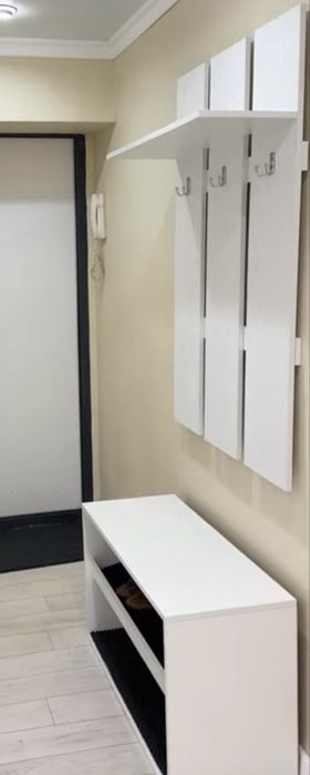 Обувница и вешалка в прихожую
