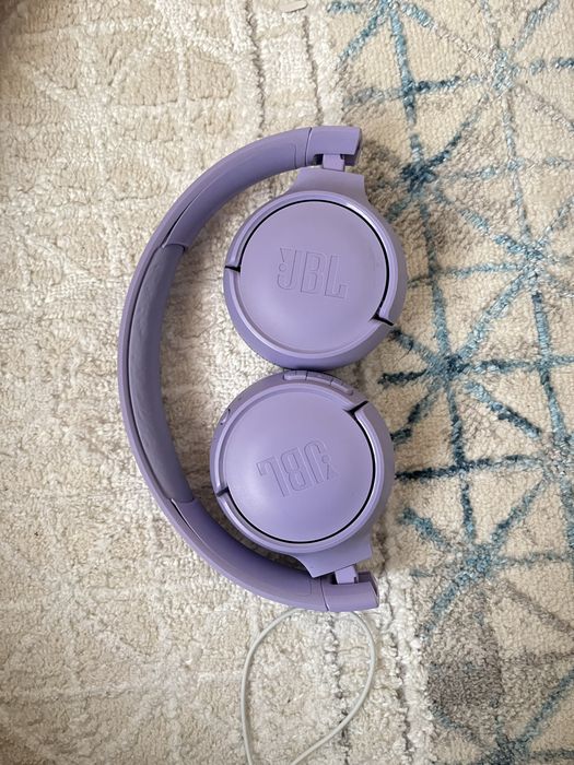 Продам Jbl 520 BT пурпурного цвета