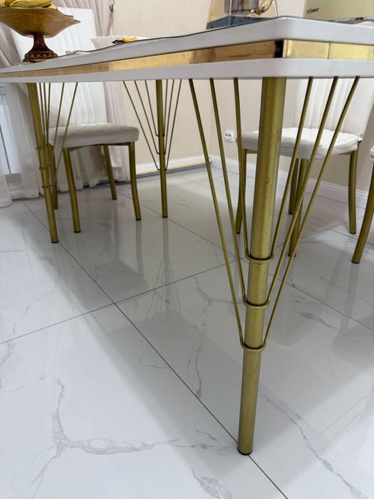 Стол со 6 стульями