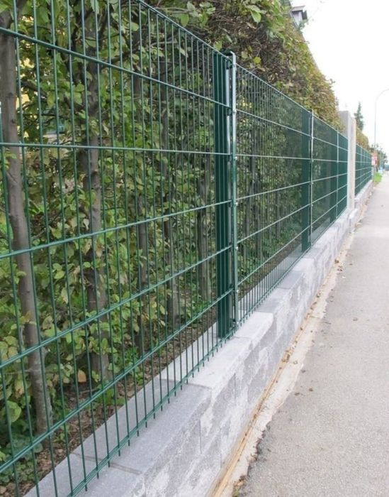 Garduri și porți din plasa bordurată