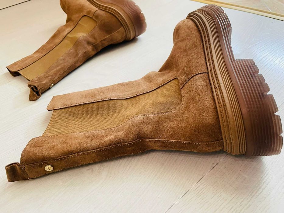 Боти от естествен велур