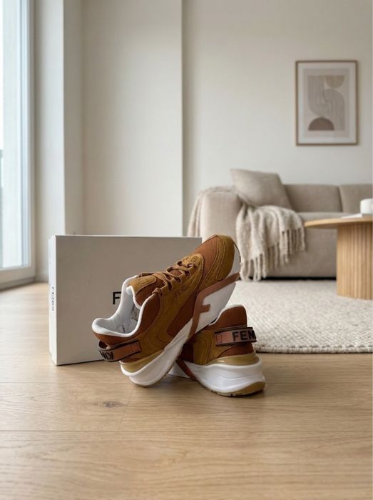 F  E N D I Flow Low Top Maro