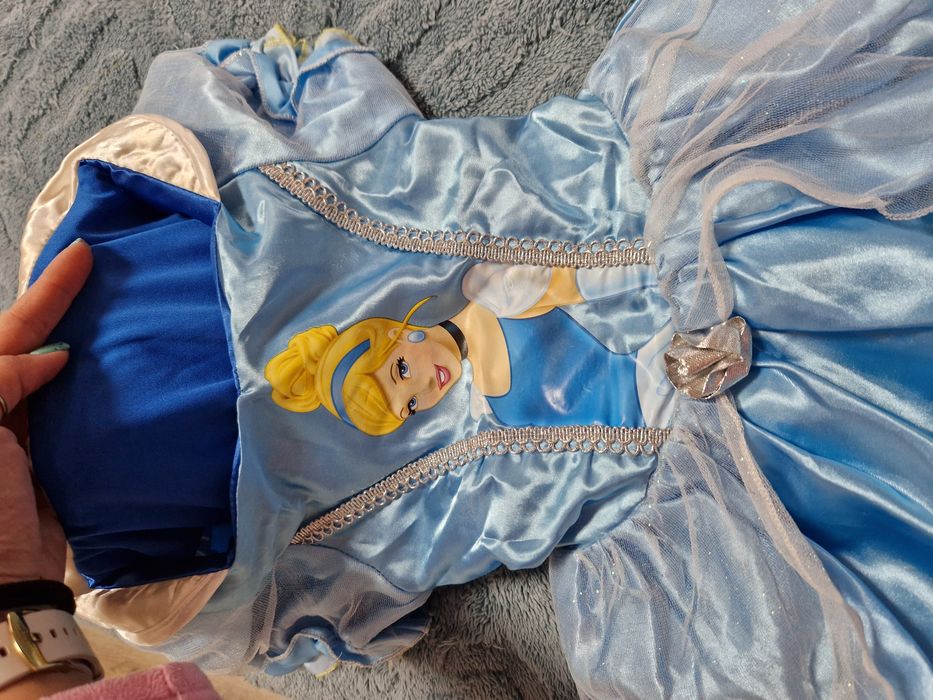 Карнавални рокли / костюми