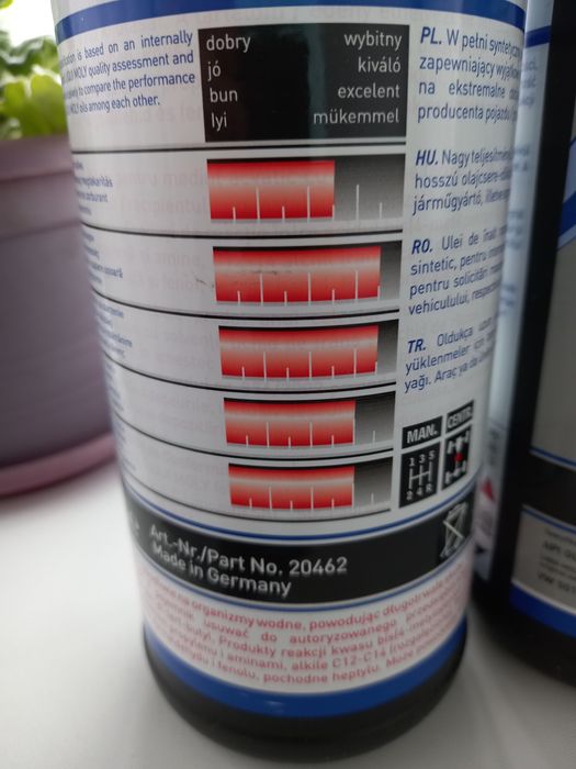 Vând doi litri ulei cutie