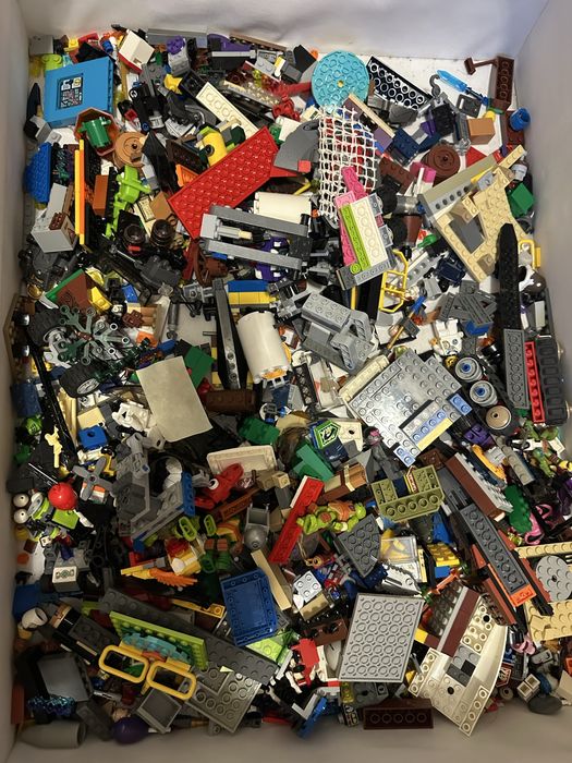 Продам Lego фигурки