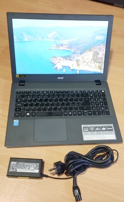 Acer Aspire E5 573, Core I7, 8GB RAM, SSD 240GB, HD5500, baterie 2 ore
