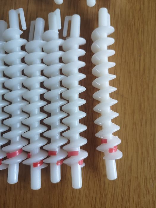 Bigudiuri spiralate plastic 20 buc + pensula de vopsit părul