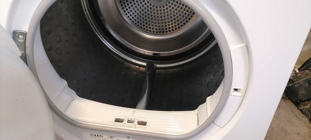 Сушилня АЕГ AEG с термо помпа