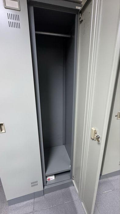 Железные шкафы 5 штук