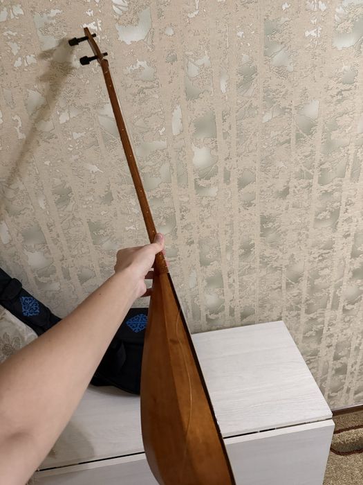 Домбыра жаксы әдемі