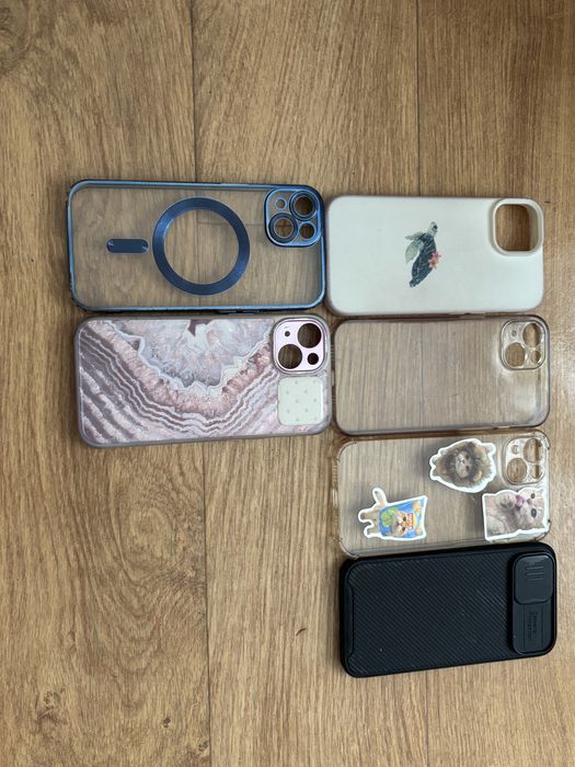 продаю набор б/у чехлов на айфон 13