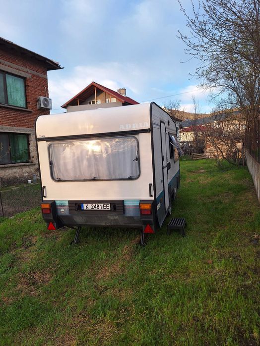 КАРАВАНА Адриа  дърпа сес кат. В    НЕ Е нужно кат в+ е