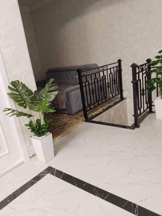 Srochno Duplex kvartira sotiladi zamona toyxona tarafda