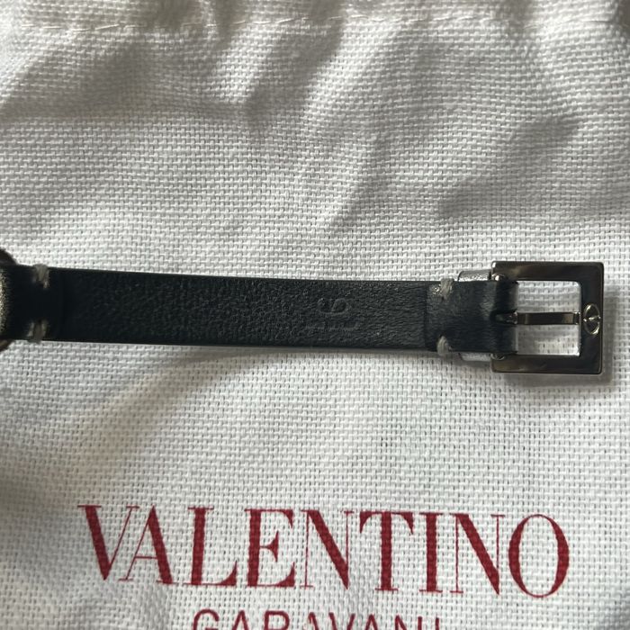 Оригинална гривна Valentino Garavani VLogo с кристали Swarovski®