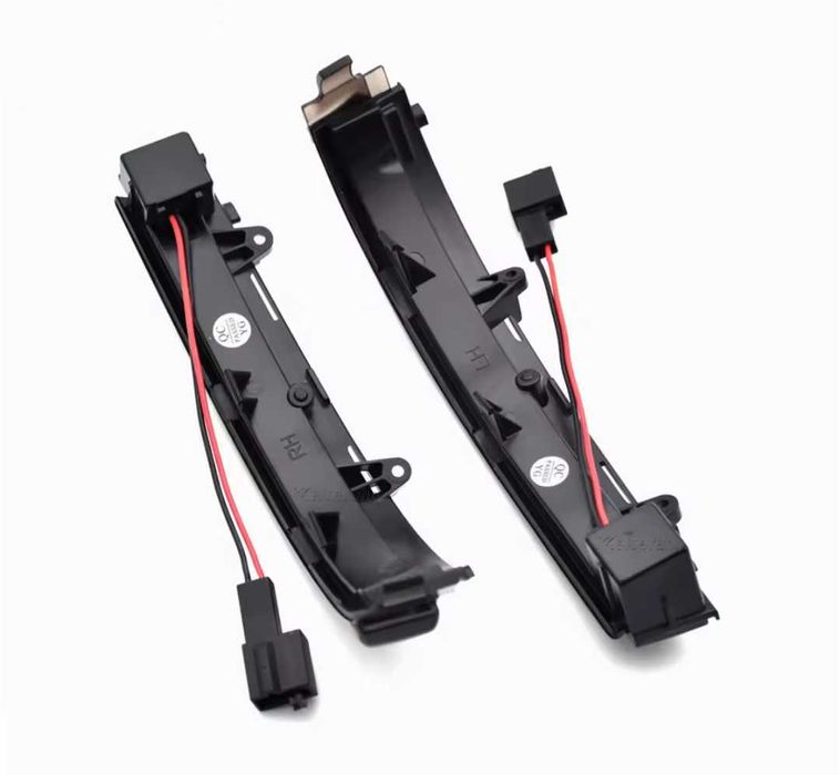 Динамични бягащи мигачи за огледалата за VW GOL Fox UP Vento гол венто